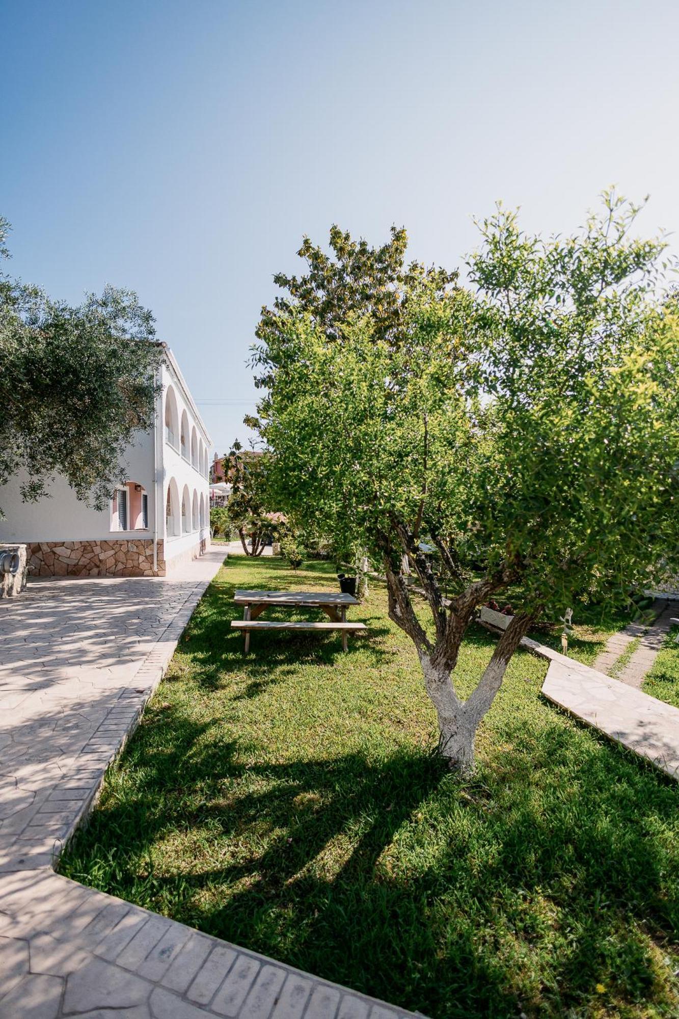 Mathraki Resort Gouvia Bagian luar foto