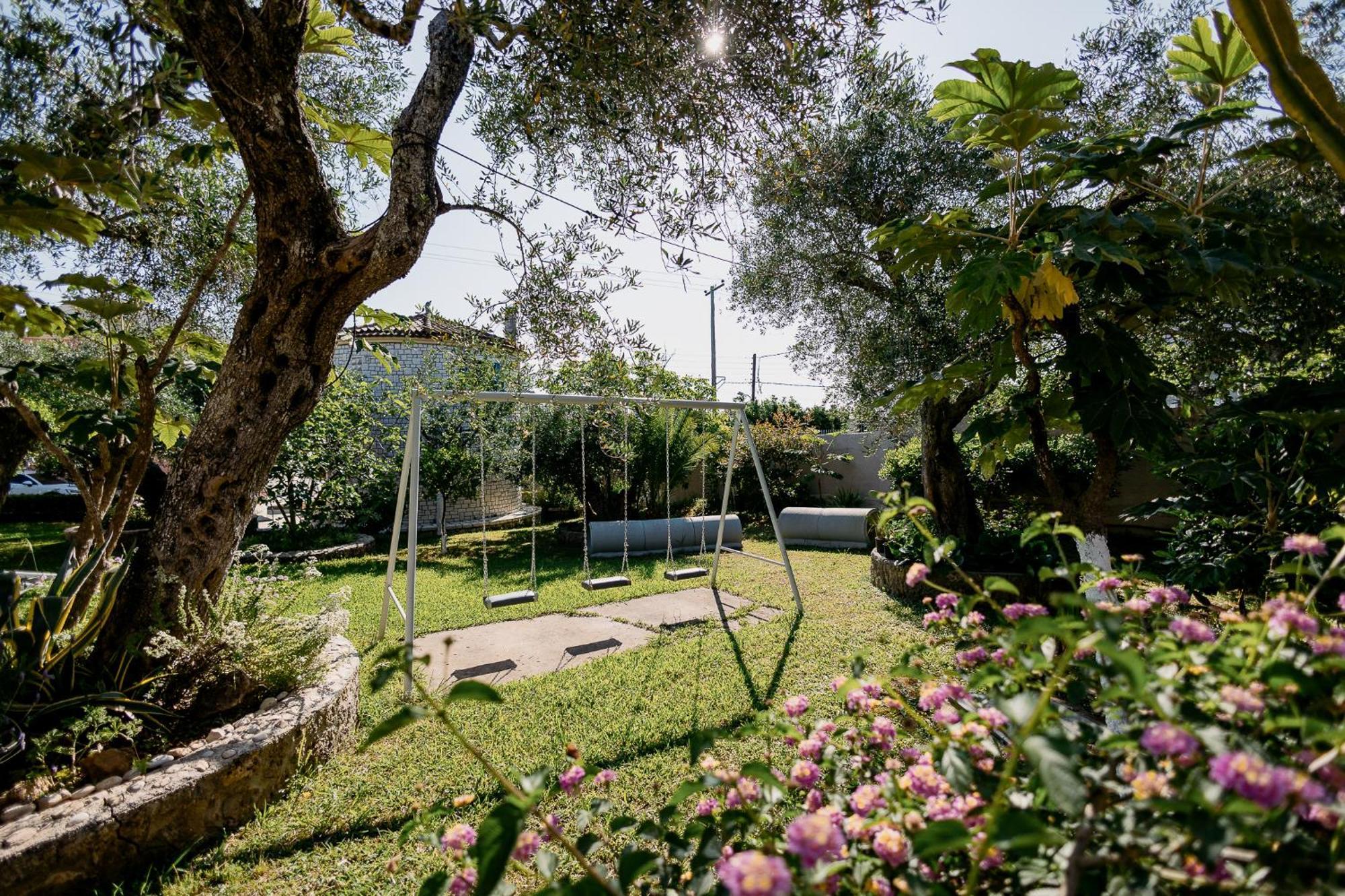 Mathraki Resort Gouvia Bagian luar foto